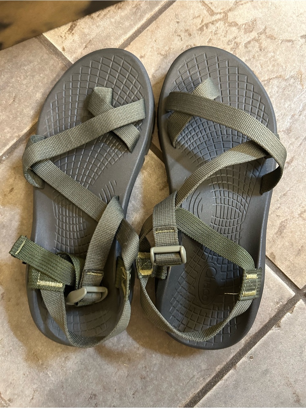 Chaco Men’s Zvolv 2 Green Outdoor Sandals size 11